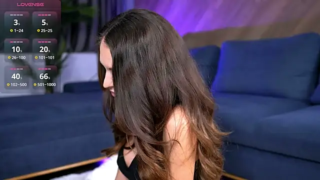 Snapshot of EsmeAinsley chatting on 12.21.25 EsmeAinsley online show from 12.21.25