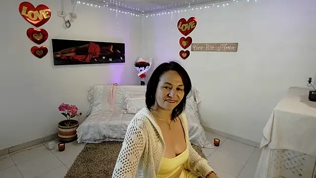 lollita 23  online show from 04.11.26