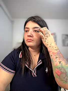 Snapshot of horny_roomiess chatting on 11.23.25 horny roomiess online show from 11.23.25