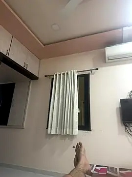 Snapshot of hornyguy271192 chatting on 11.09.25 hornyguy271192 online show from 11.09.25