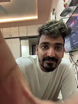 Snapshot of hornyguy271192 chatting on 12.17.25 hornyguy271192 online show from 12.17.25