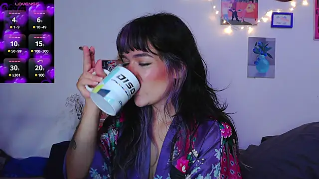 Snapshot of purple_em69 chatting on 12.14.24 purple em69 online show from 12.14.24