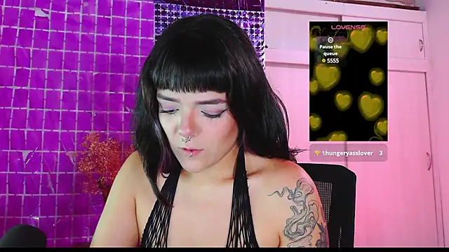 Snapshot of purple_em69 chatting on 03.14.25 purple em69 online show from 03.14.25