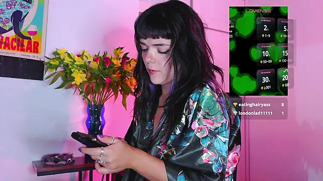 Snapshot of purple_em69 chatting on 03.16.25 purple em69 online show from 03.16.25