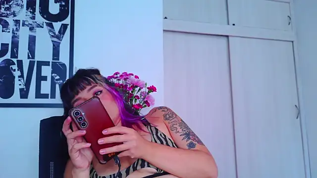 Snapshot of purple_em69 chatting on 09.14.25 purple em69 online show from 09.14.25