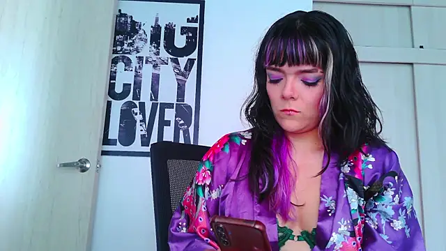 Snapshot of purple_em69 chatting on 09.16.25 purple em69 online show from 09.16.25