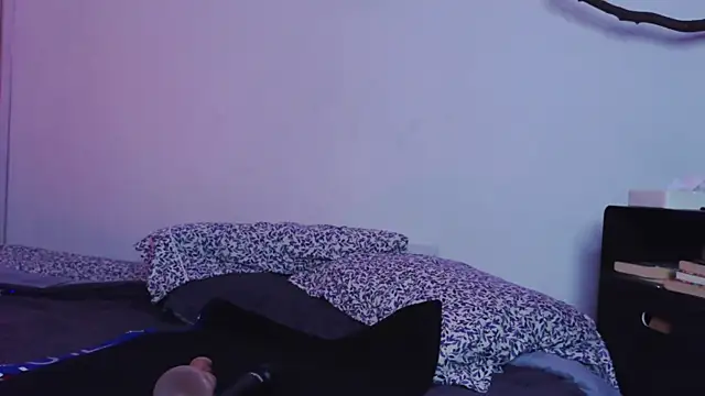 Snapshot of purple_em69 chatting on 09.17.25 purple em69 online show from 09.17.25