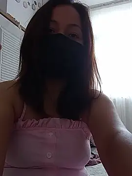 Snapshot of Aylayner chatting on 06.17.26 Aylayner online show from 06.17.26