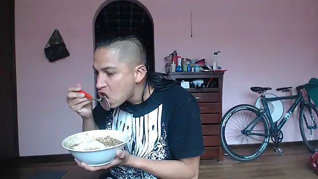 Snapshot of CoreAlejito chatting on 03.12.25 CoreAlejito online show from 03.12.25