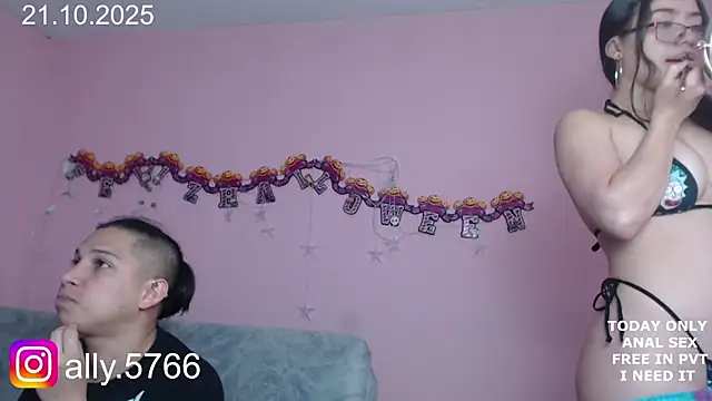 Snapshot of CoreAlejito chatting on 10.23.25 CoreAlejito online show from 10.23.25