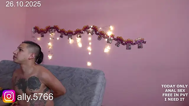 Snapshot of CoreAlejito chatting on 10.26.25 CoreAlejito online show from 10.26.25