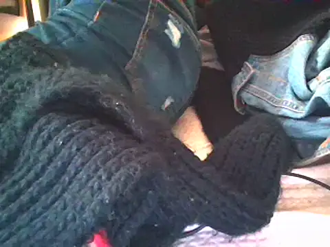 Snapshot of StripKi chatting on 03.12.25 StripKi online show from 03.12.25