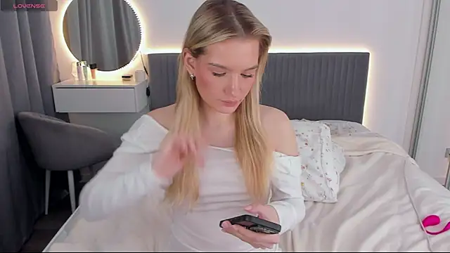 CassieRayss online show from 02.18.25