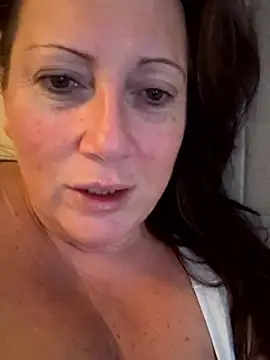 Snapshot of xsexycurvymilf chatting on 11.25.25 xsexycurvymilf online show from 11.25.25