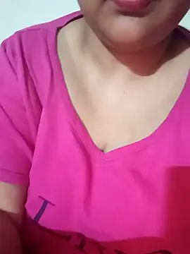 Snapshot of _Redwine_ chatting on 02.06.25 Redwine online show from 02.06.25