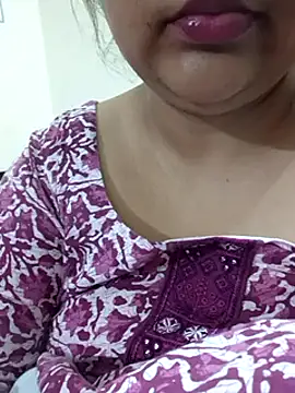 Snapshot of _Redwine_ chatting on 02.25.25 Redwine online show from 02.25.25