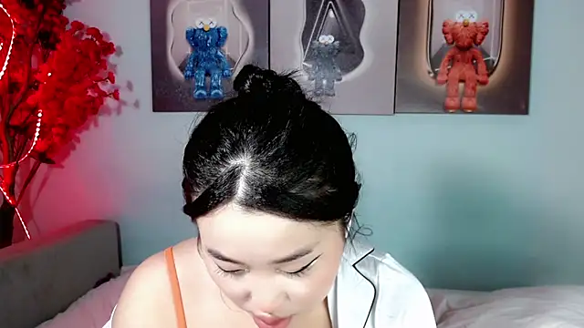 Snapshot of ichiben chatting on 12.27.24 ichiben online show from 12.27.24