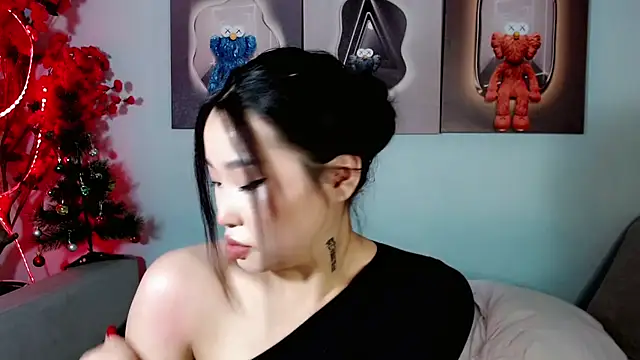 Snapshot of ichiben chatting on 01.01.25 ichiben online show from 01.01.25