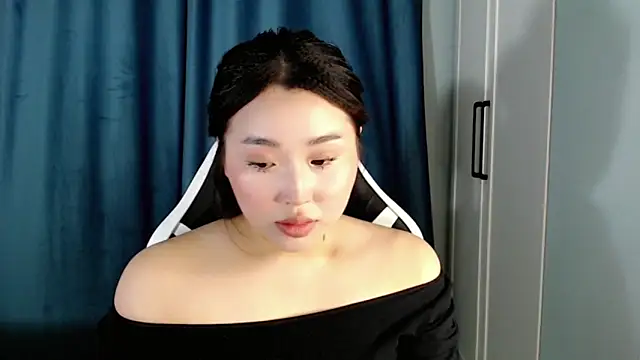 Snapshot of ichiben chatting on 03.08.25 ichiben online show from 03.08.25