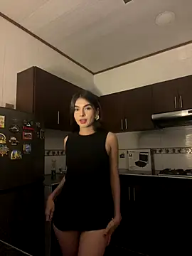 Snapshot of Coralinee_01 chatting on 11.21.25 Coralinee 01 online show from 11.21.25