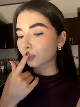 Snapshot of Coralinee_01 chatting on 11.26.25 Coralinee 01 online show from 11.26.25