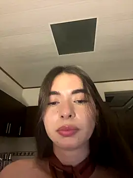 Snapshot of Coralinee_01 chatting on 12.17.25 Coralinee 01 online show from 12.17.25