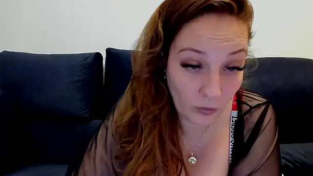 Snapshot of VanessaSquirtt chatting on 12.24.24 VanessaSquirtt online show from 12.24.24