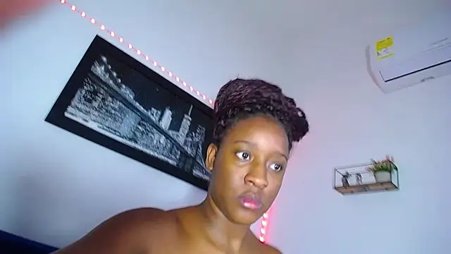 Snapshot of pleassing_ebonny chatting on 01.31.25 pleassing ebonny online show from 01.31.25