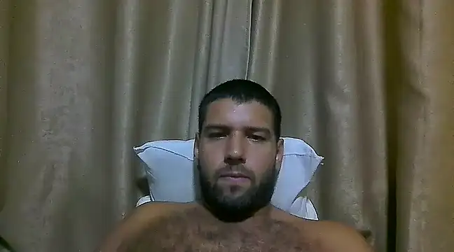 Snapshot of Luksmen chatting on 02.23.25 Luksmen online show from 02.23.25