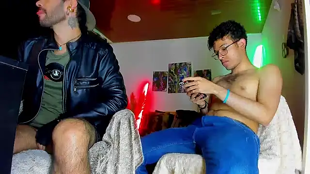 LatinMilk  online show from 03.25.26