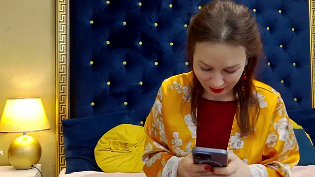 Snapshot of HaileyMoonn chatting on 12.16.24 HaileyMoonn online show from 12.16.24