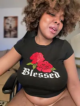 Snapshot of SSEXYBUBBLEBUTT101 chatting on 12.22.24 SSEXYBUBBLEBUTT101 online show from 12.22.24
