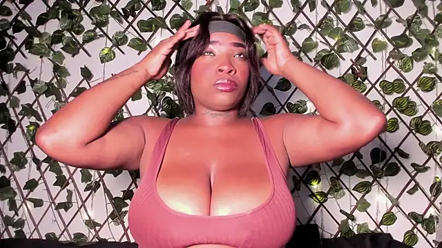 AlondraFerri1 online show from 12.16.25