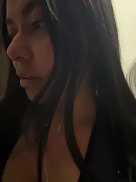 Snapshot of PetitLumiere chatting on 01.15.25 PetitLumiere online show from 01.15.25