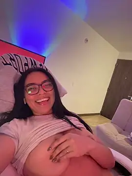 Snapshot of PetitLumiere chatting on 01.23.25 PetitLumiere online show from 01.23.25