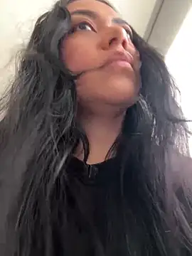 Snapshot of PetitLumiere chatting on 02.08.25 PetitLumiere online show from 02.08.25