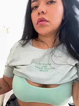 Snapshot of PetitLumiere chatting on 02.12.25 PetitLumiere online show from 02.12.25