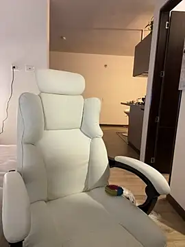 Snapshot of PetitLumiere chatting on 02.28.25 PetitLumiere online show from 02.28.25