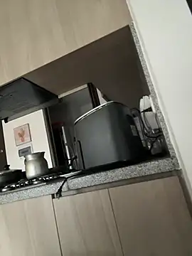 Snapshot of PetitLumiere chatting on 03.19.25 PetitLumiere online show from 03.19.25