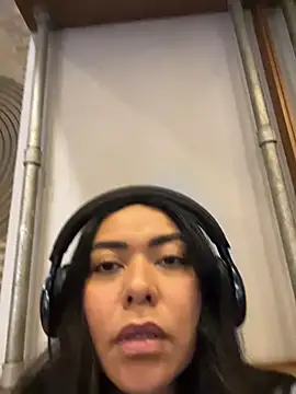 Snapshot of PetitLumiere chatting on 10.15.25 PetitLumiere online show from 10.15.25