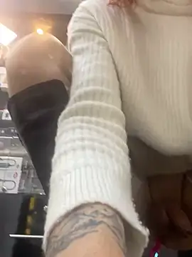 Snapshot of Juliana_Saenzz chatting on 03.22.25 Juliana Saenzz online show from 03.22.25