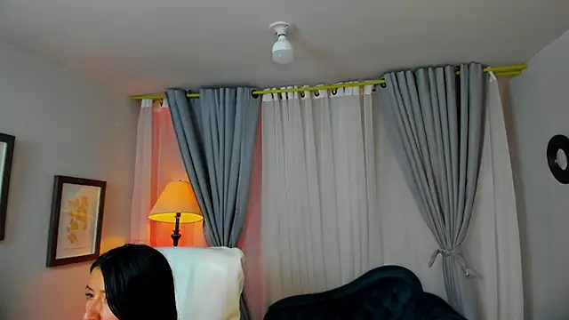 Snapshot of kira_moon__ chatting on 11.25.25 kira moon online show from 11.25.25