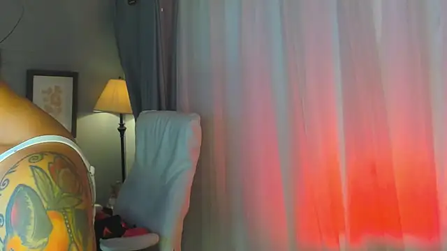 Snapshot of kira_moon__ chatting on 02.10.26 kira moon online show from 02.10.26