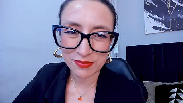 Snapshot of kira_moon__ chatting on 02.13.26 kira moon online show from 02.13.26