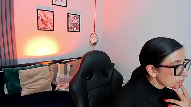 Snapshot of kira_moon__ chatting on 02.24.26 kira moon online show from 02.24.26