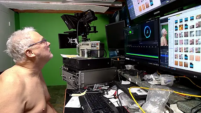 ButtCrackShowing-OOPS online show from 03.13.26