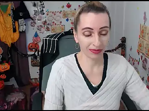 EvelynAngell online show from 10.20.25