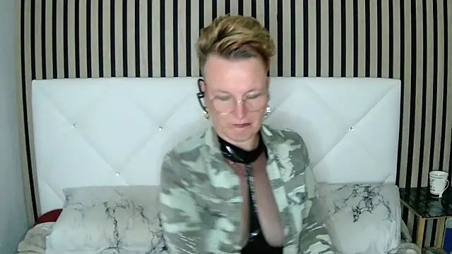 xxNoeliaxx online show from 12.18.24