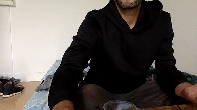 Snapshot of molozeb chatting on 10.08.25 molozeb online show from 10.08.25