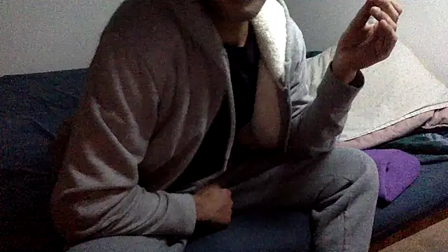 Snapshot of molozeb chatting on 10.11.25 molozeb online show from 10.11.25